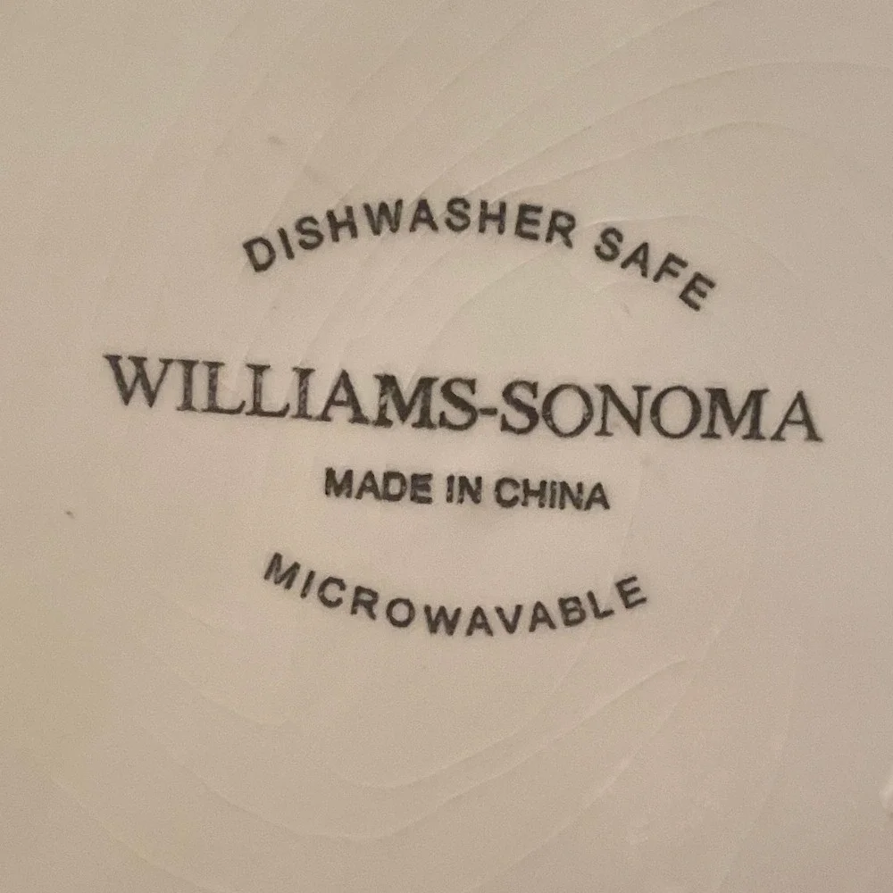 Williams Sonoma Jonathan's Marmalade Plates Set of 2 Dessert Salad Appetizer Red